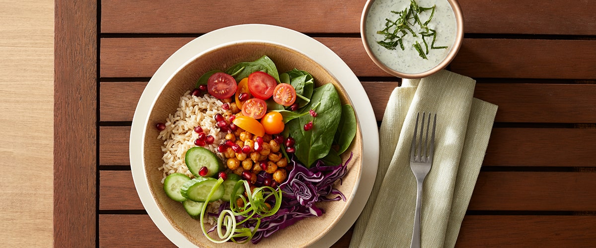 Veggie-Bowl mit Tzatziki-Joghurt-Soße